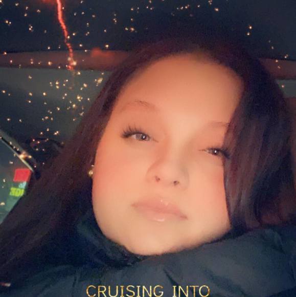 Meet your Posher, Danielle - Picture 1 of 1